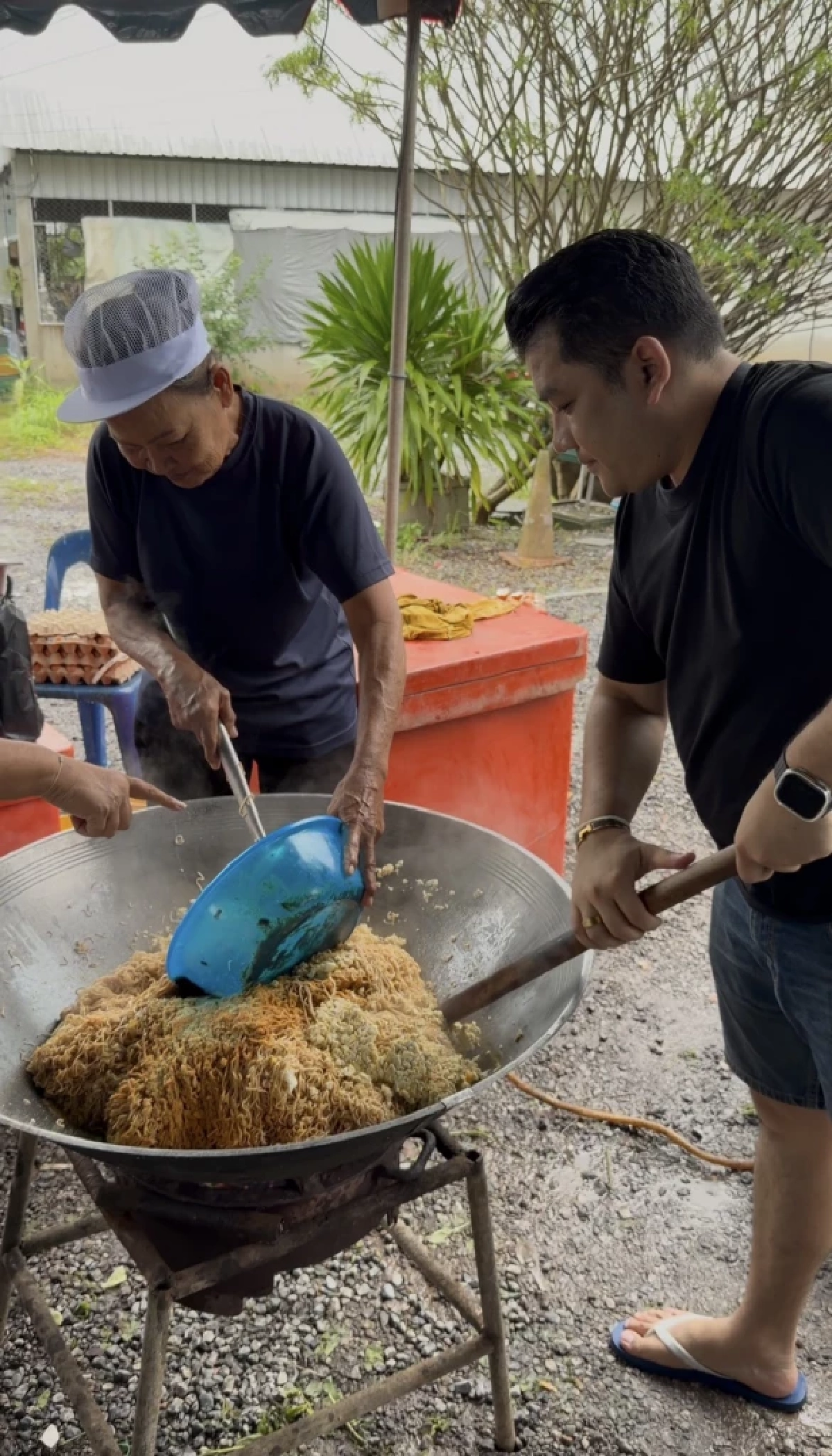 ดร.รวีภัทร์ จิรศักดิ์วัฒนา 