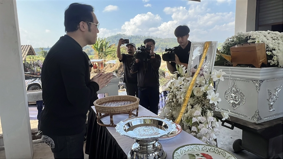 บรรยากาศการประกอบพิธี “เผาหลอกนัทปง” เป็นไปด้วยความโศกเศร้า