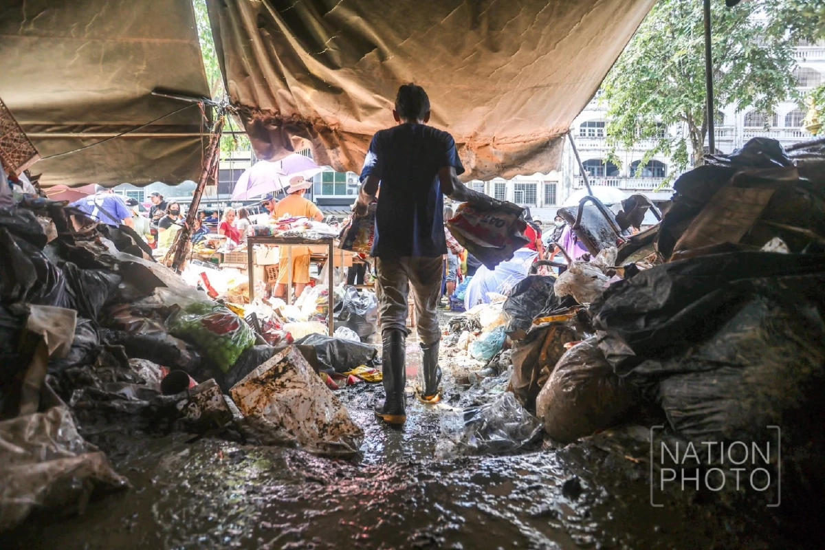สถาบันพระปกเกล้า ยกทีมลงพื้นที่หาดใหญ่เติม "น้ำใจ" ฟื้นฟูน้ำท่วมใต้