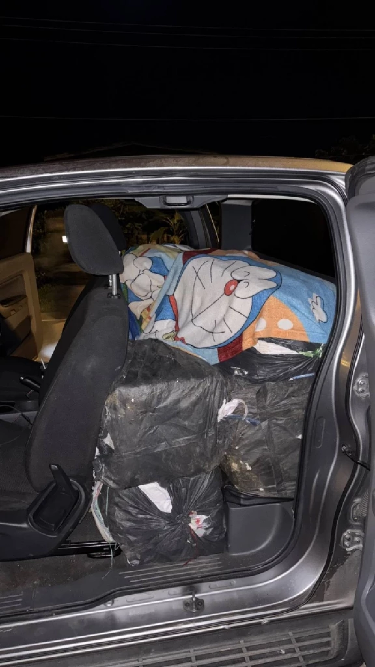 ตร. สกัดจับ 'ไอซ์' 200 กก. ผู้ต้องหาหนีเข้าป่า สู้ความหนาวไม่ไหว ต้องยอมมอบตัว