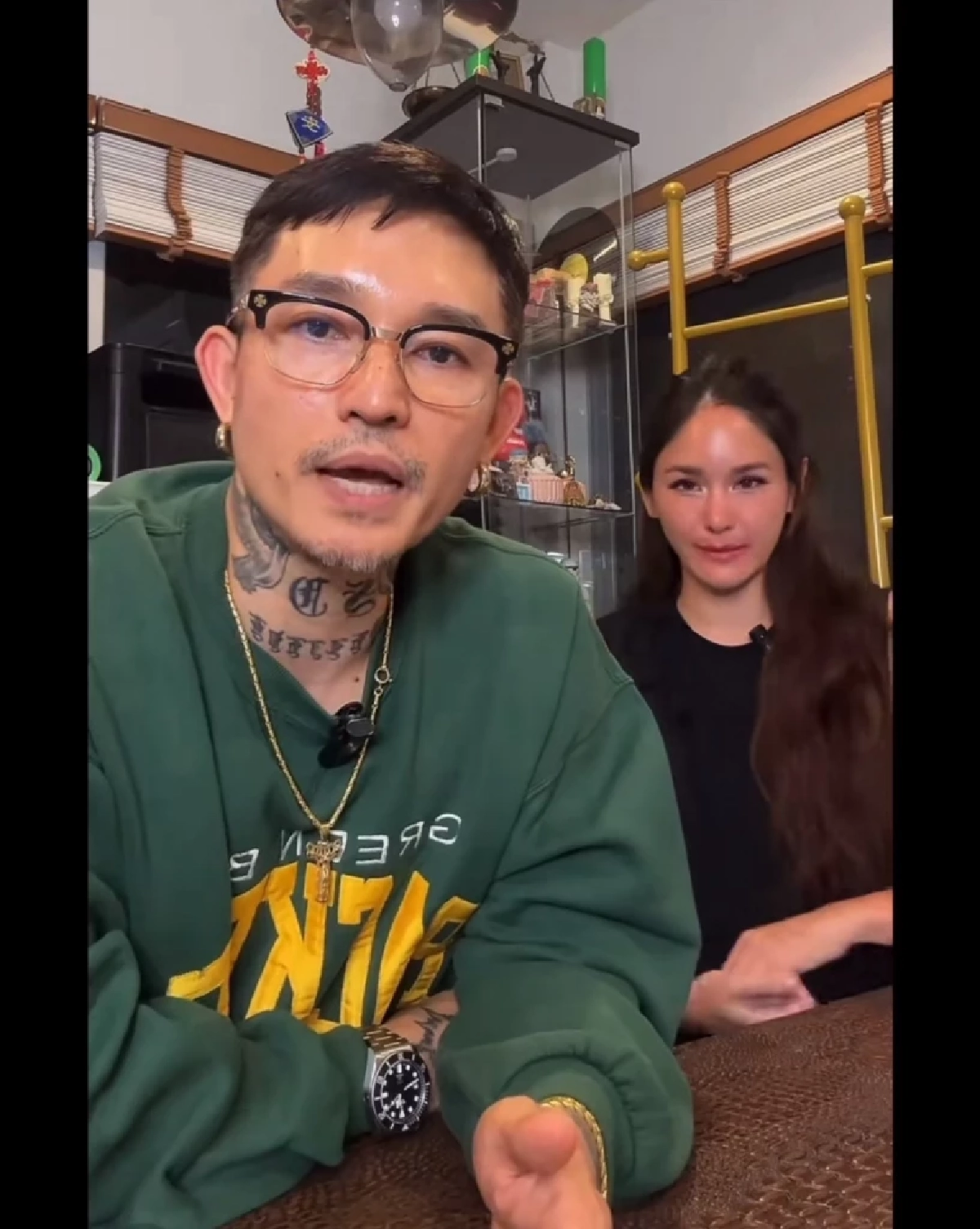 จุกอก.. "เดย์ ไทเทเนียม" ไลฟ์สดเล่า ร้องไห้ตอนรู้ความจริง ลำบากมาด้วยกันแท้ๆ