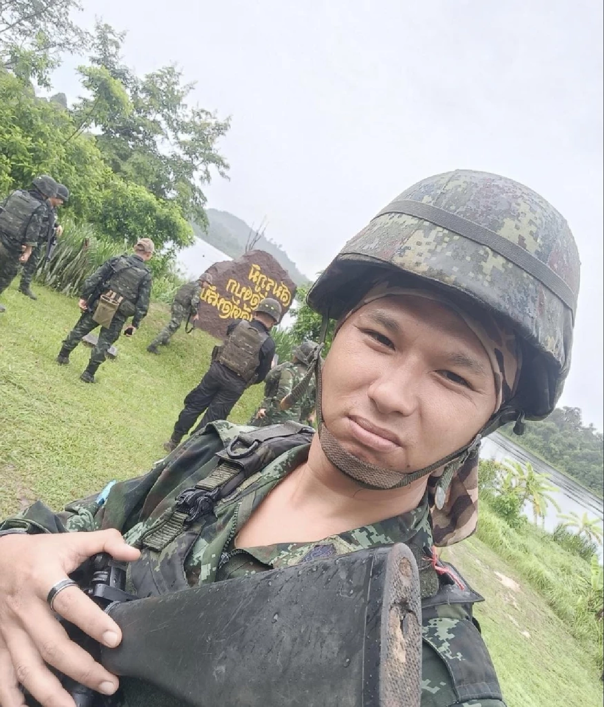 "จ.ส.อ.อภิสิทธิ์ บุนนาค" วีรบุรุษผู้แบกเป้ยาแทนกระสุน ถูกถล่มในฐานพยาบาล