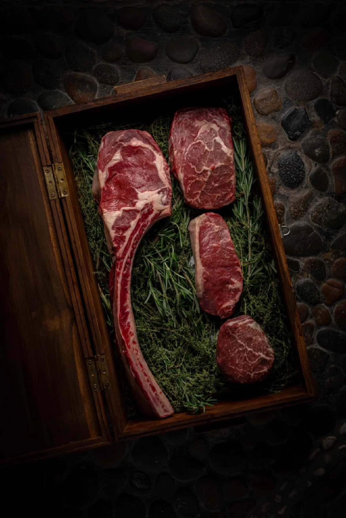 แลนด์มาร์คใหม่ทองหล่อ! สเต็กเฮาส์อาร์เจนตินาแท้ ในปราสาทหินย้อนยุค 1950