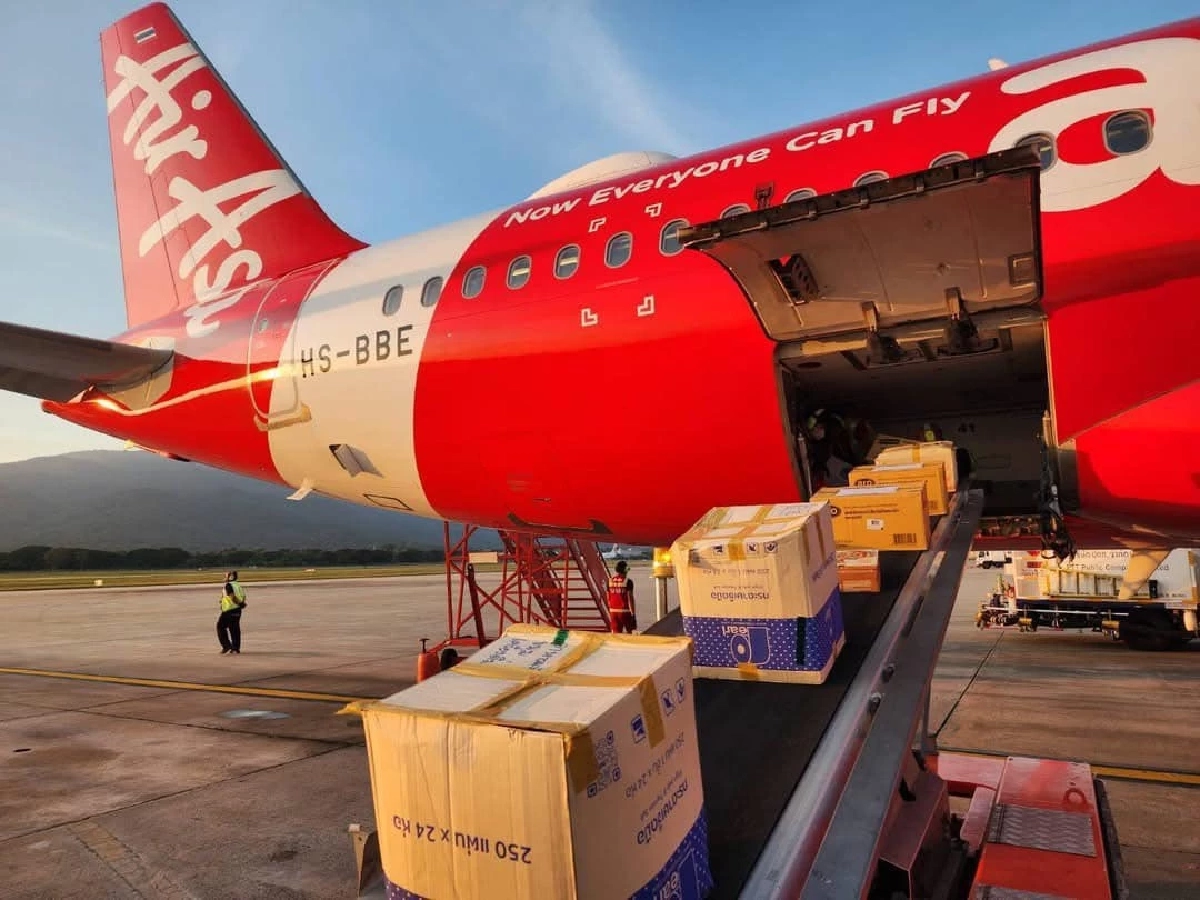 "แอร์เอเชีย" ขนส่งความห่วงใยคนไทยสู่ผู้ประสบอุทกภัย