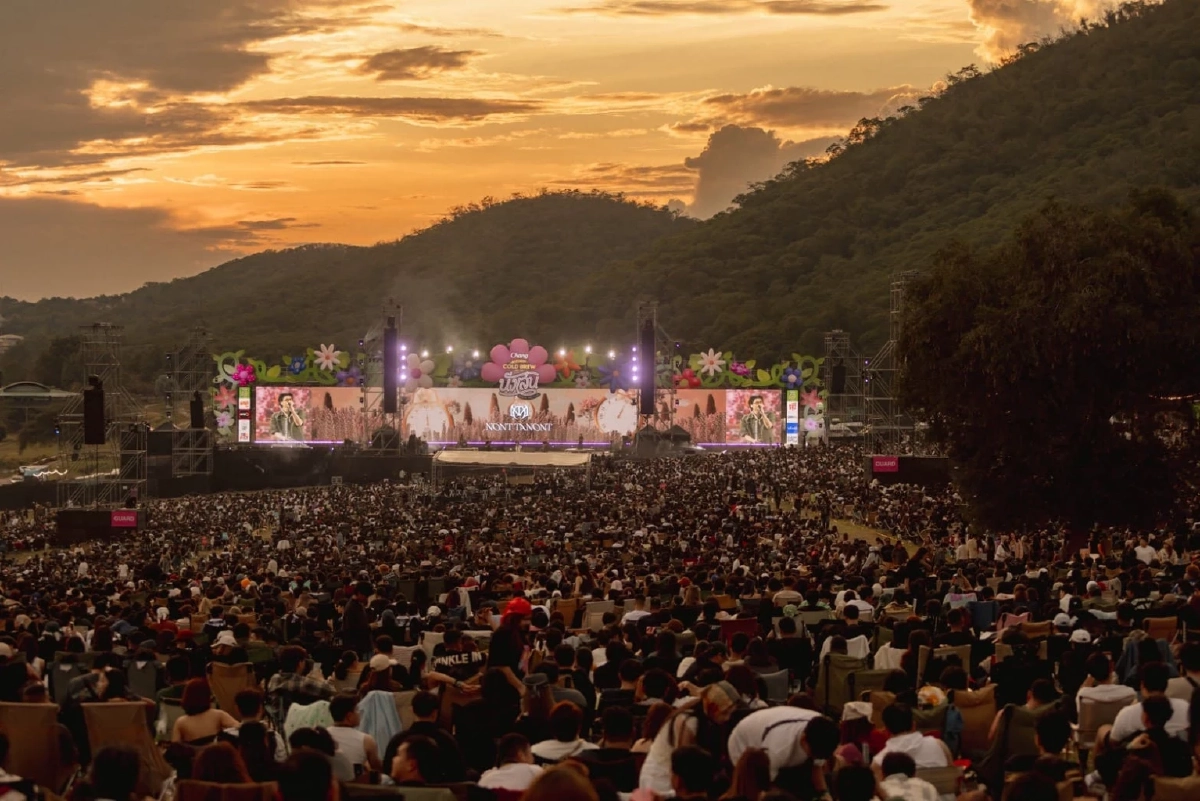 ‘นั่งเล่น 9’ เทศกาลดนตรีส่งท้ายปีทั้งสนุกและสบายที่สุด