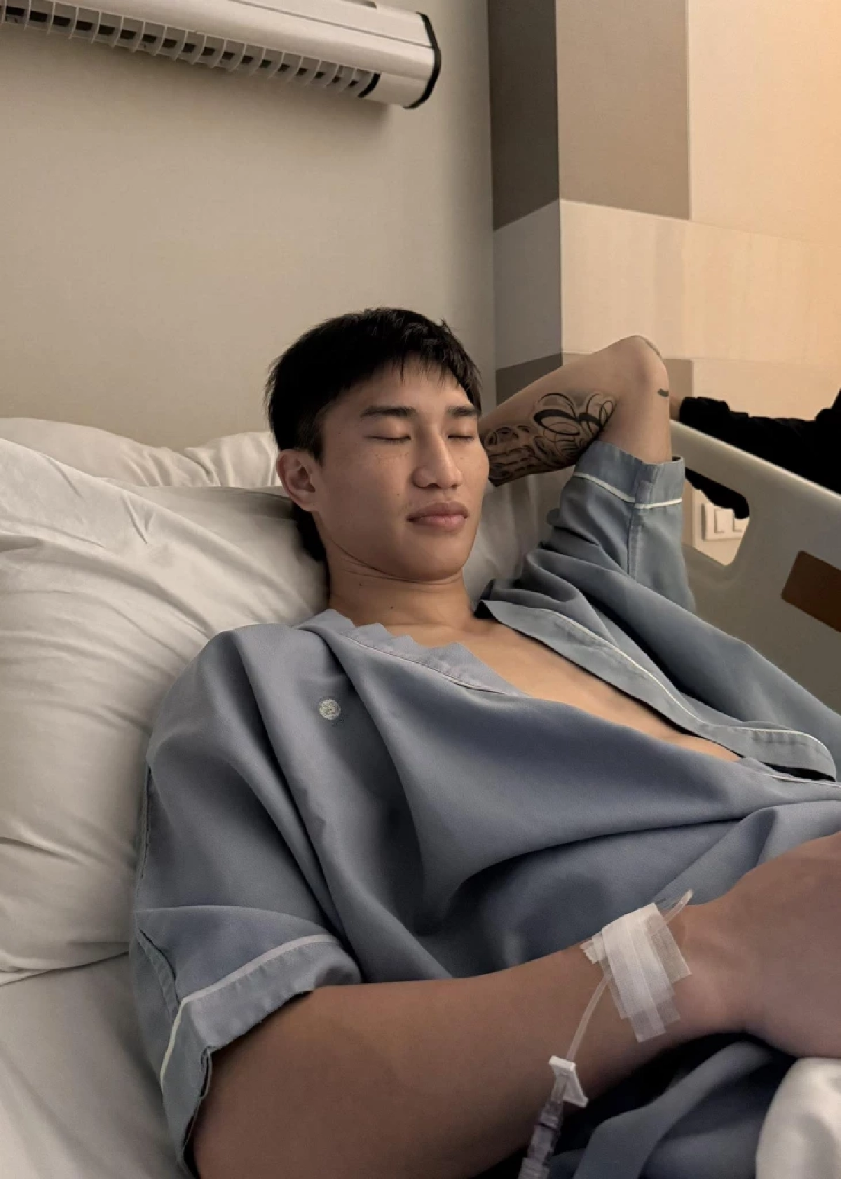 อัปเดตอาการ "ตะวันฉาย" หลังโดนเตะเข้าที่ขาจังๆ (คลิป) ภรรยาโพสต์แล้ว