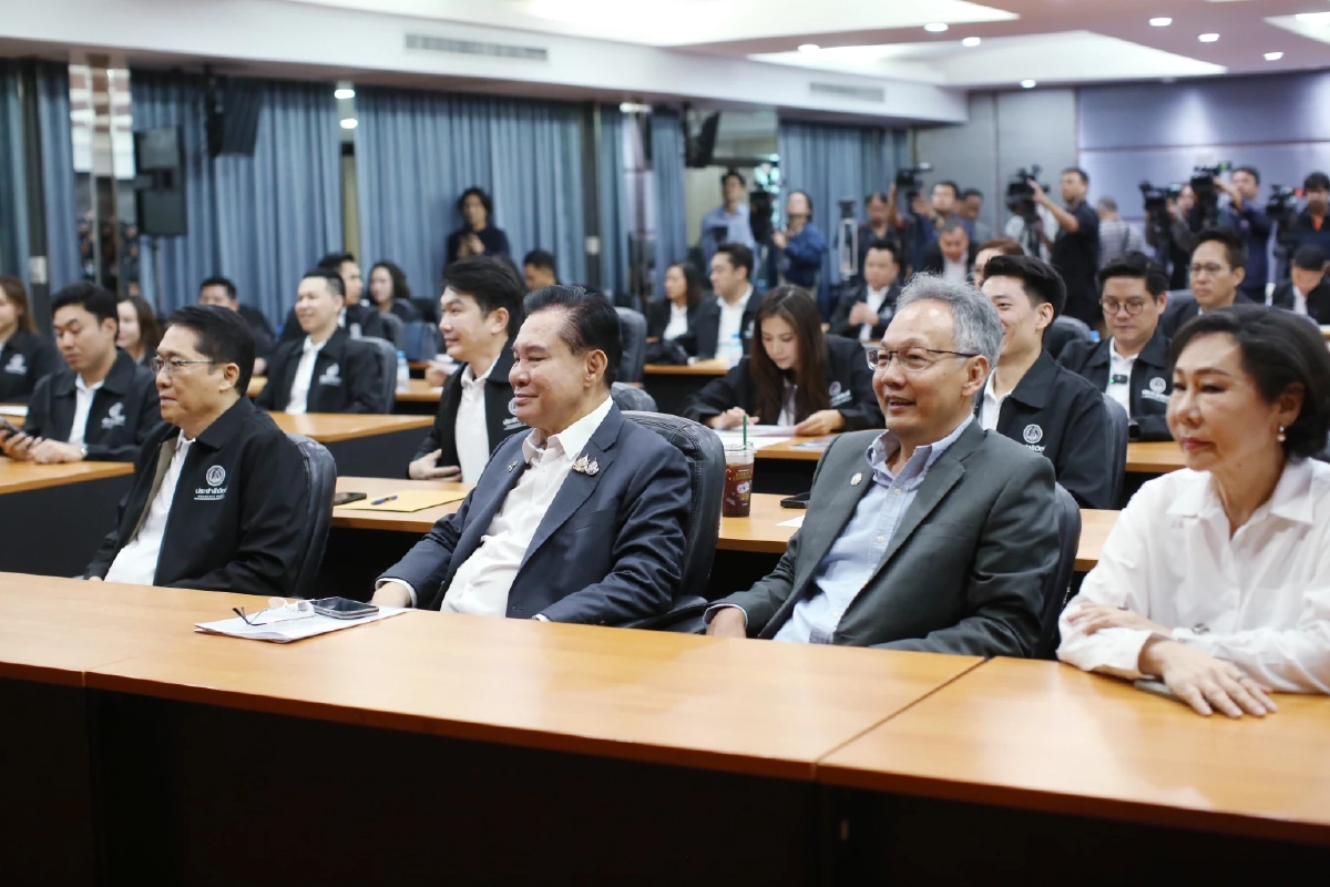 "ประชาธิปัตย์" สยายปีกบุกเมืองหลวง เปิดตัว 33 ผู้สมัคร กทม. ชูธง “พัฒนา - ยกระดับชีวิตคนกรุง”