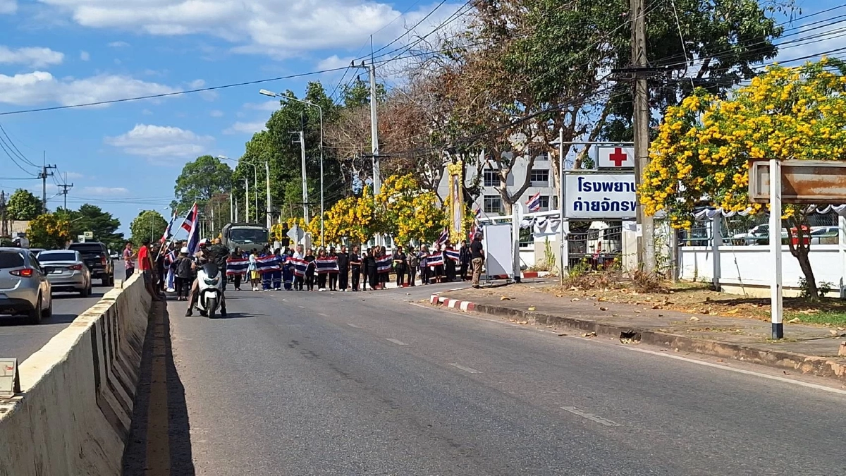 สุดกลั้น "เมีย-ลูก" กอดกันรับร่าง "จ่าคิว" ทหารกล้ารายสุดท้ายก่อนหยุดยิง