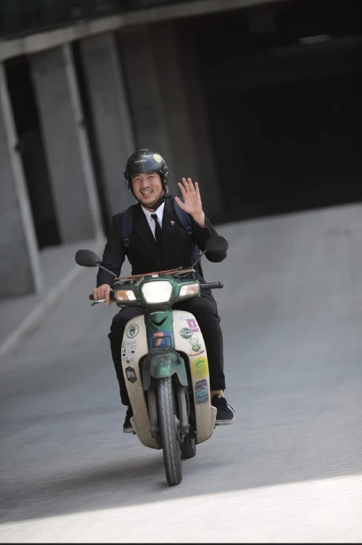 ประวัติ "เท่าพิภพ" คัมแบ็กลง สส.กทม. เขต 33 แก้วิกฤติ พรรคประชาชน