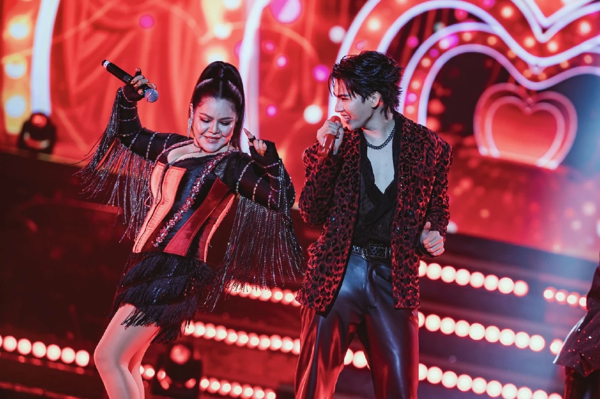 ใส่เต็ม 'ฟอร์ด ฐิติพงศ์'จัดฉลองวันเกิด เติมแฟนคลับ ลูกทุ่งบรอดเวย์