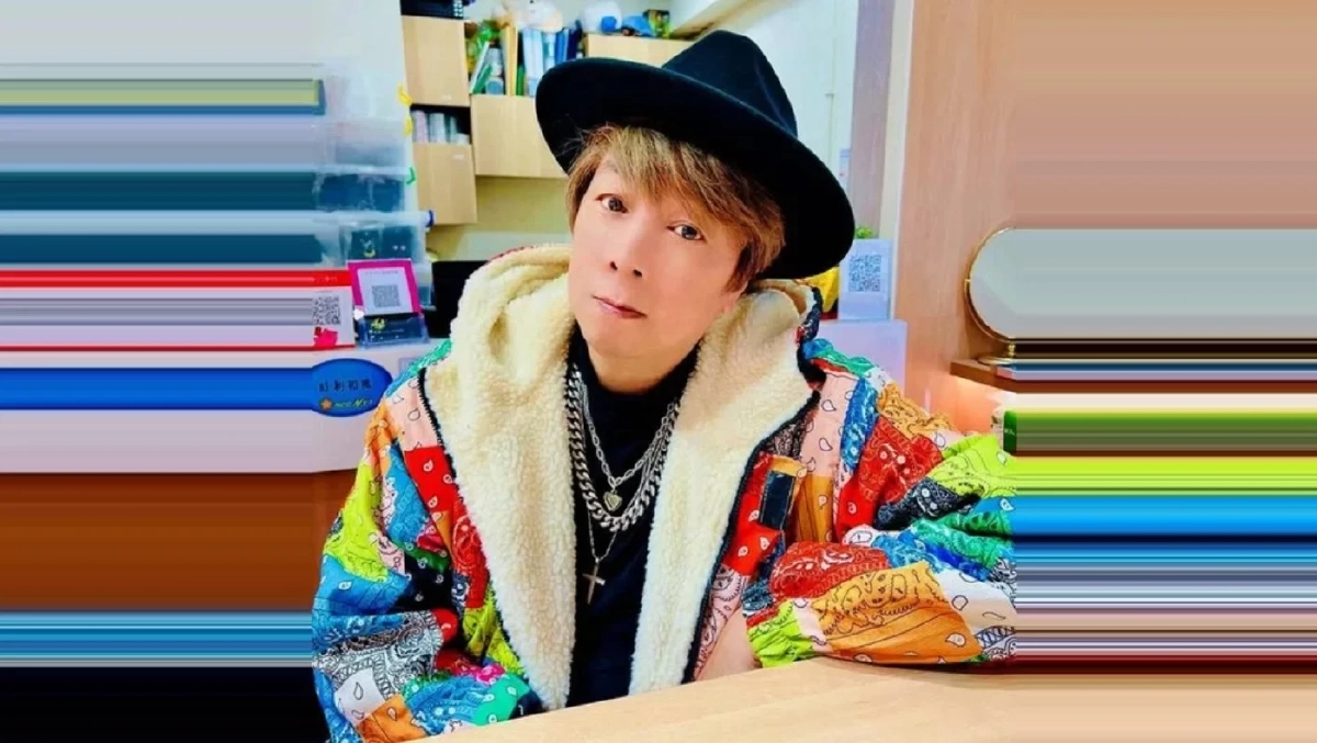 ช็อกวงการบันเทิง! พบร่าง "นักร้องดัง" ดับสลดคาบ้านพักวัย 66 ปี | คมชัดลึก