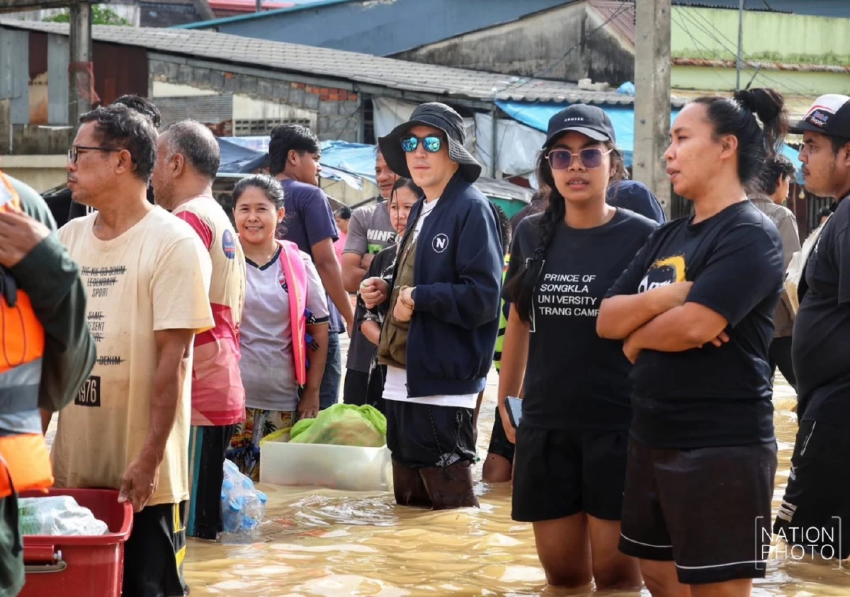 ไม่ทิ้งกัน "สถาบันพระปกเกล้า" ผนึกกำลัง ปนป. 15 ช่วยน้ำท่วมใต้!