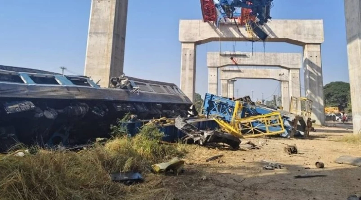 เปิดซาก! เหตุเครนฯ ล้มทับขบวนรถไฟ อ.สีคิ้ว จ.นครราชสีมา