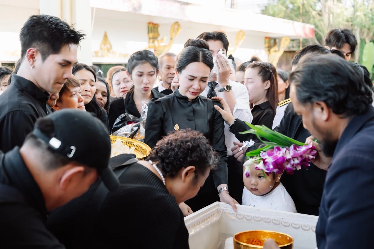 เศร้า "ผู้กองแคท" สาเหตุสูญเสียคุณแม่ "ตี้ ธีรชัย" น้องชาย เล่าเหตุการณ์กู้ชีพ แต่ก็ไม่ทันแล้ว