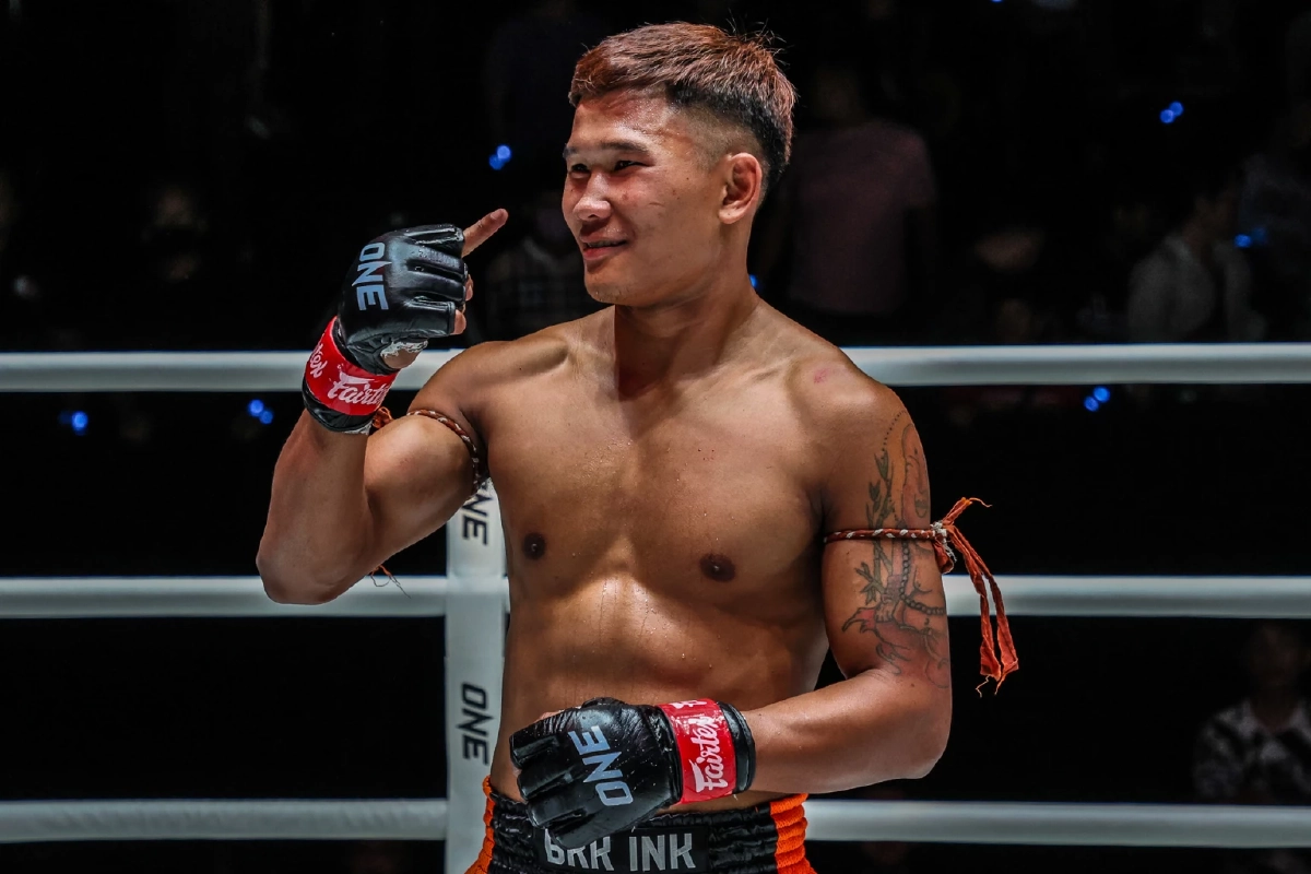 นักมวยดัง “กุหลาบดำ” แลนด์สไลด์คว้าเก้าอี้ อบต. ป้ายแดง