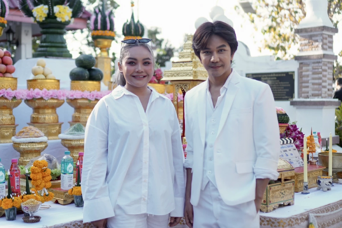 วงการหนังไทยคึกคัก "ตั๊กแตน ชลดา - โบ้ ลิขิต" ถือฤกษ์ดีเปิดตัว "กะเทยไทบ้าน"