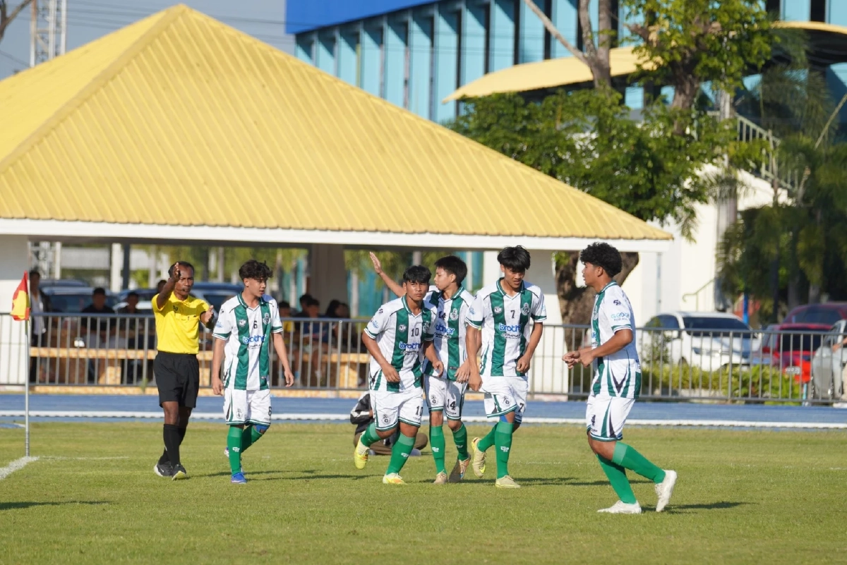 สรุปผลบอล หมอนทองวิทยา เอาชนะ สวนป่าเขาชะอางค์ ทะลุเข้ารอบประเทศ