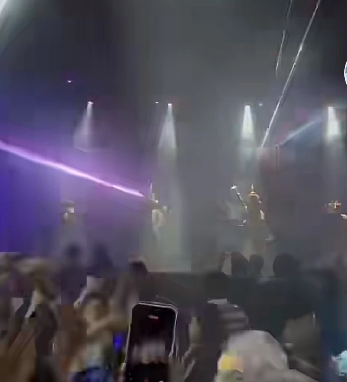 ‘เอกชัย ศรีวิชัย’ ใจหายวูบ! ผับดังจับ ‘มโนราห์’ เต้น ด้านผู้ประกอบการโร่ชี้แจง