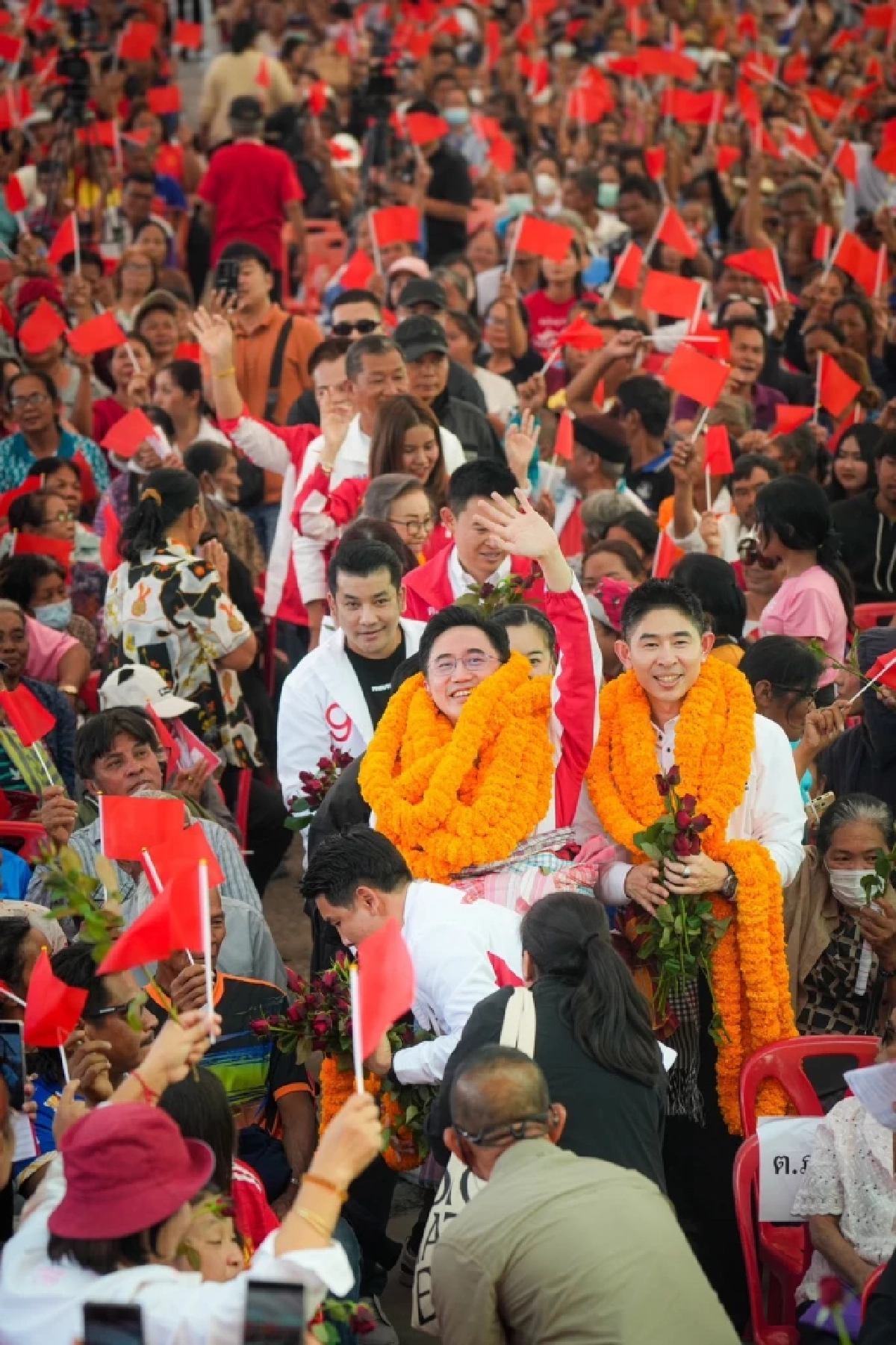 ‘เพื่อไทย’ ปล่อยหมัดเด็ด! ชู ‘คนละครึ่งโปรแมกซ์’ รัฐช่วย 70% เกทับนโยบายปากท้อง