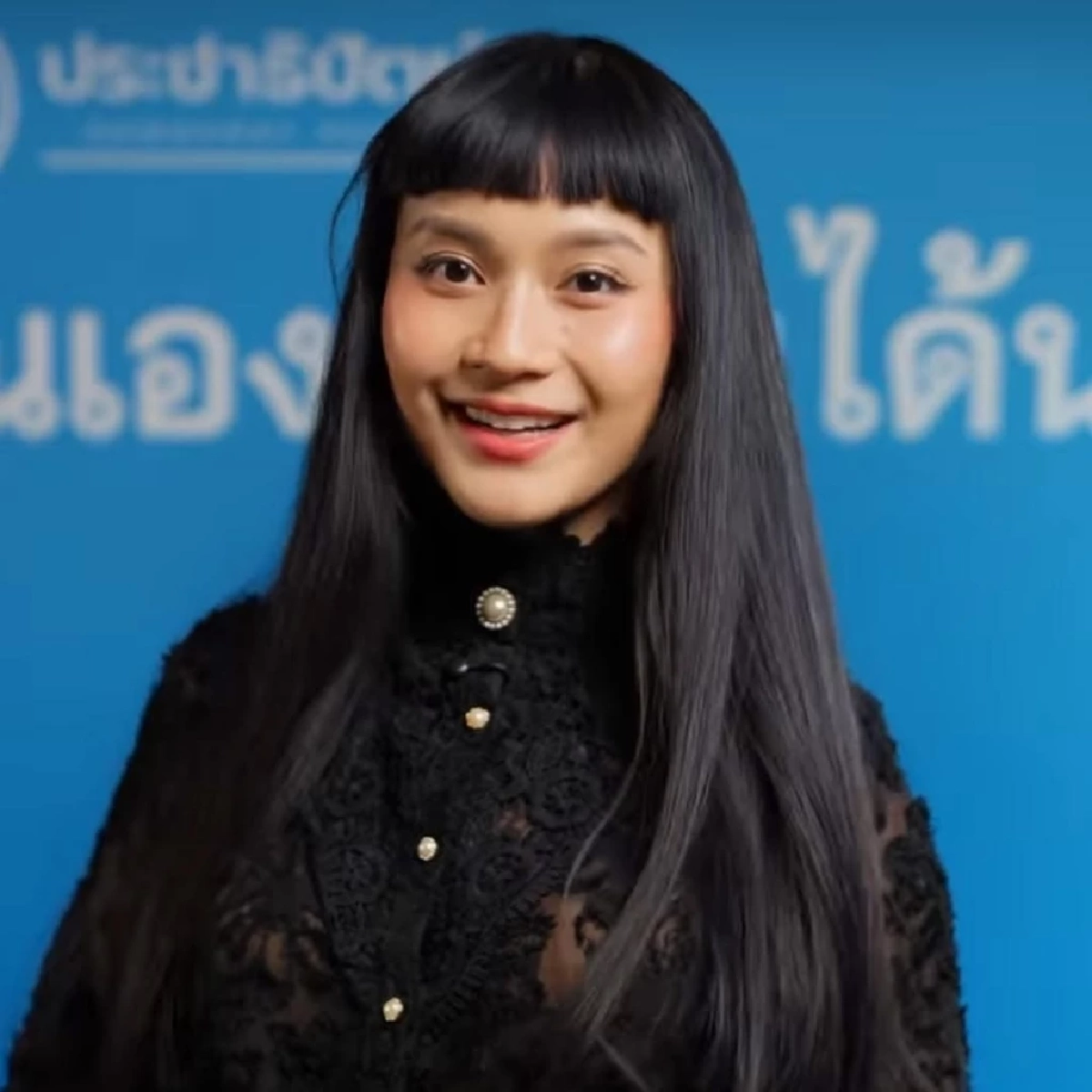 ประวัติ "วีร์ ศรีวราธนบูลย์" แรปเปอร์สาว ผู้สมัคร สส. พรรคประชาธิปัตย์