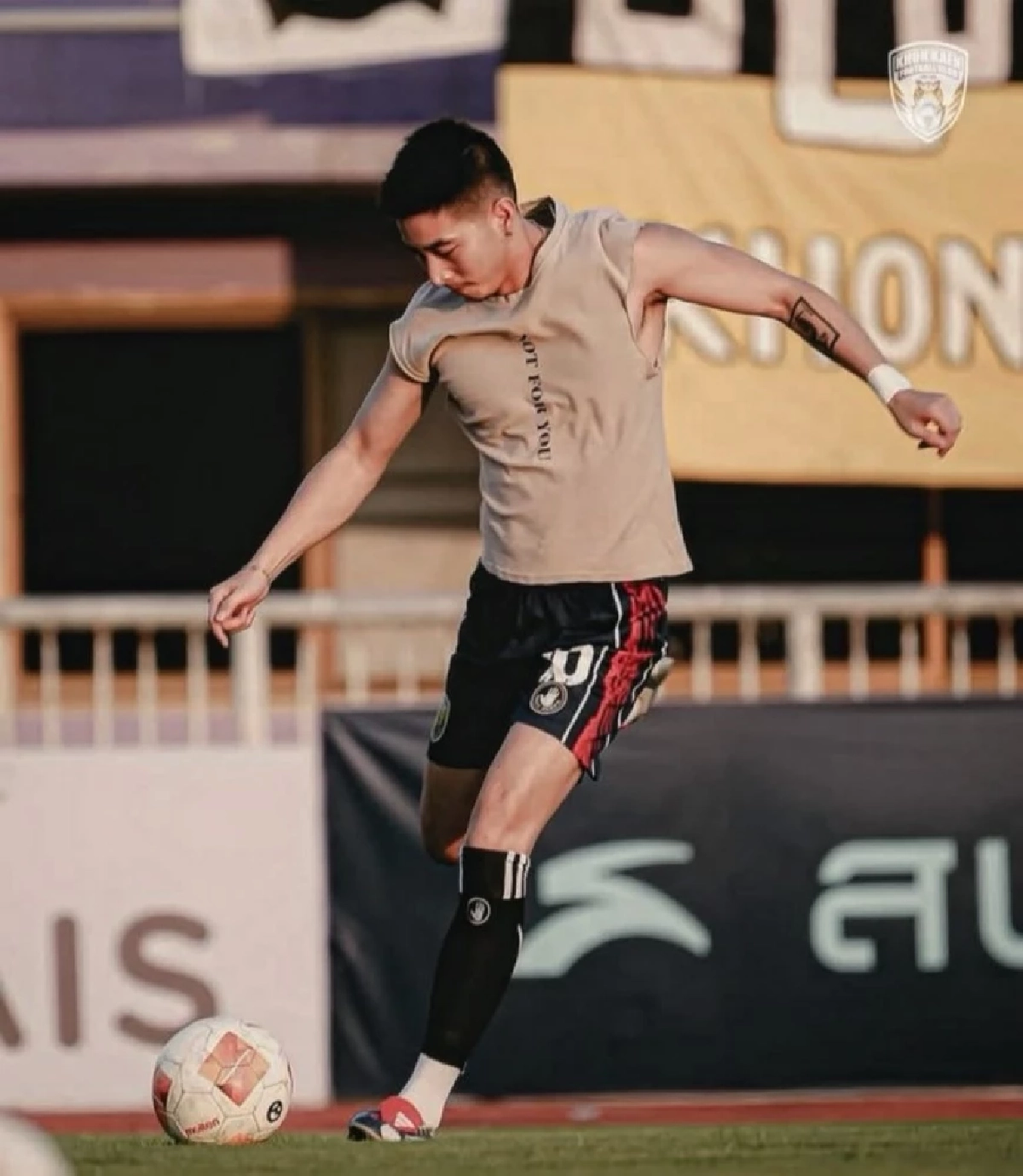 “โตโน่” ประกาศงดรับงานบันเทิง ขอโฟกัสทีมฟุตบอลทีมบ้านเกิด