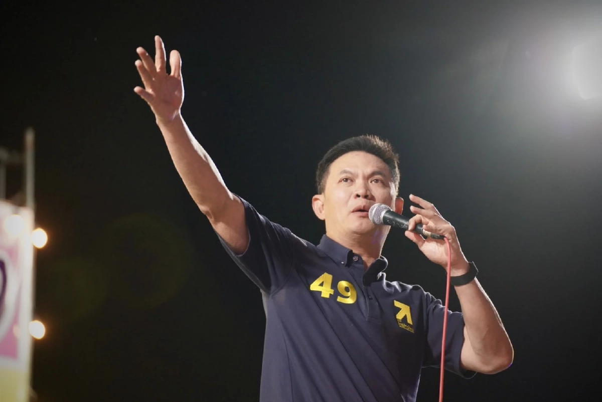 ​"สุชัชวีร์" ชูโมเดลวิศวกรรมแก้ท่วมซ้ำซากน่าน ประกาศนโยบาย ปลดหนี้ยกแผง เรียน