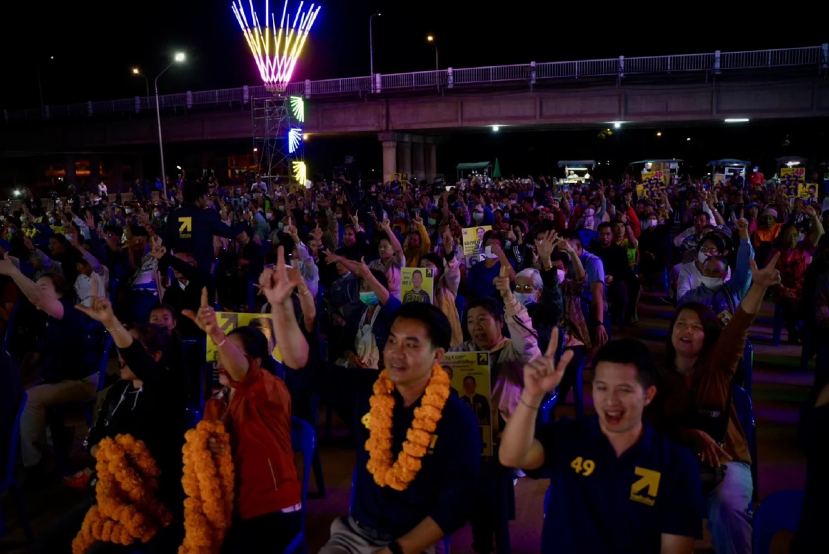 ​"สุชัชวีร์" ชูโมเดลวิศวกรรมแก้ท่วมซ้ำซากน่าน ประกาศนโยบาย ปลดหนี้ยกแผง เรียน