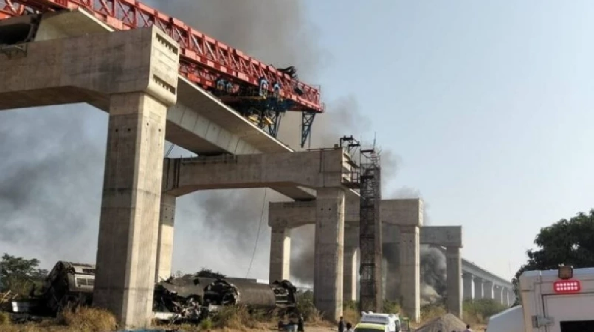 เปิดซาก! เหตุเครนฯ ล้มทับขบวนรถไฟ อ.สีคิ้ว จ.นครราชสีมา