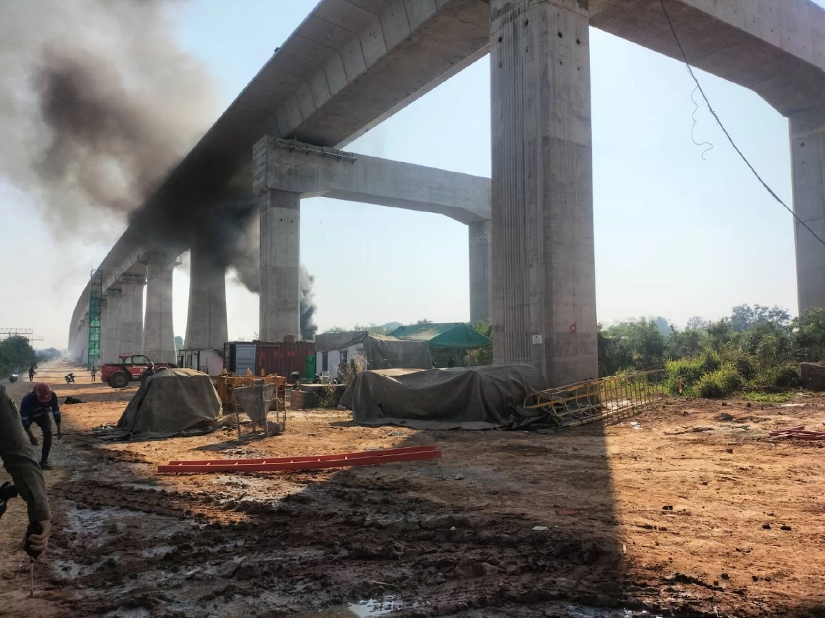 เปิดซาก! เหตุเครนฯ ล้มทับขบวนรถไฟ อ.สีคิ้ว จ.นครราชสีมา