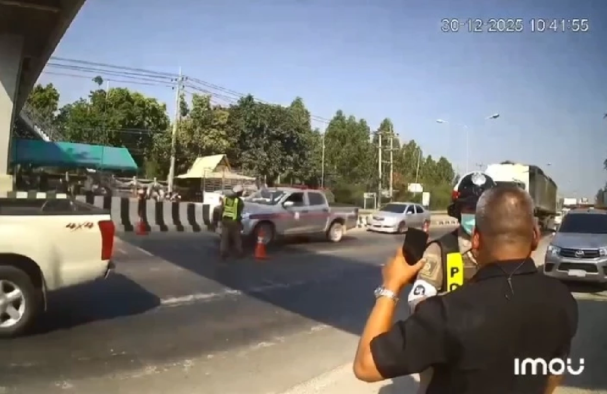 จ่อเอาผิด ข้อหาหนัก "แท็กซี่ป่วนด่าน" อ้างโดนตำรวจผลักล้ม