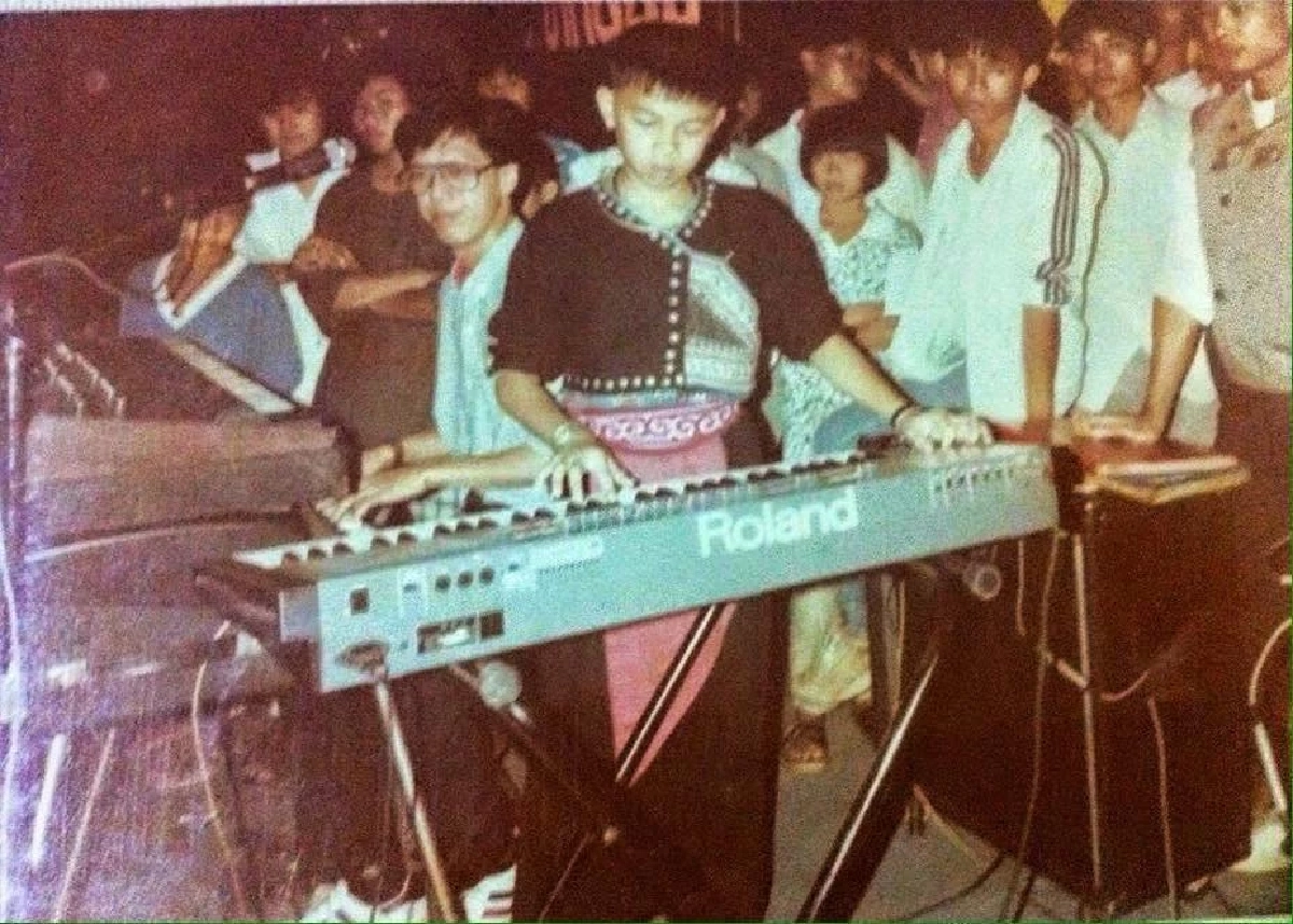 แฟนเพลงแห่อาลัย "หนุ่ม นกแล" มือคีย์บอร์ด  หลังจากไปอย่างสงบ