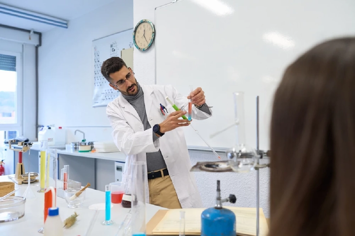 เรียนเคมีอย่างไร ให้เข้าใจลึก เข้าใจจริง พร้อมสอบผ่าน