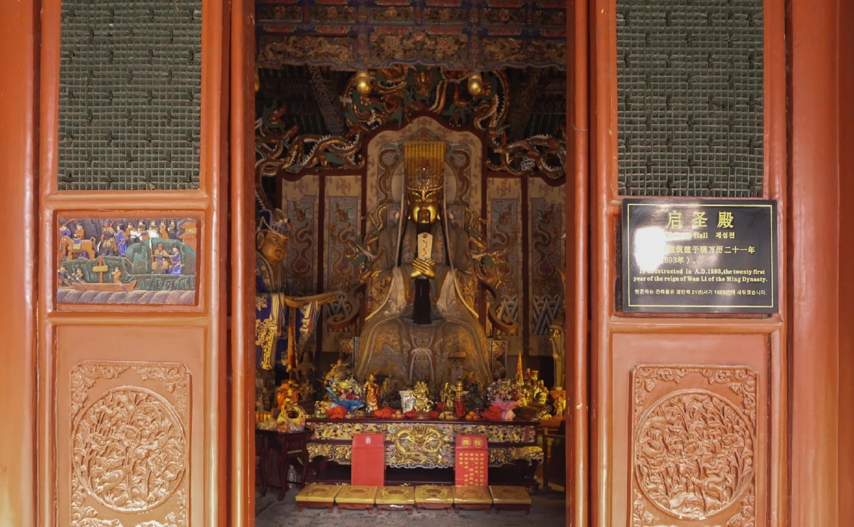 ตรุษจีนปีนี้ทำไมต้องมาไหว้เสริมเฮงที่ไอคอนสยาม?