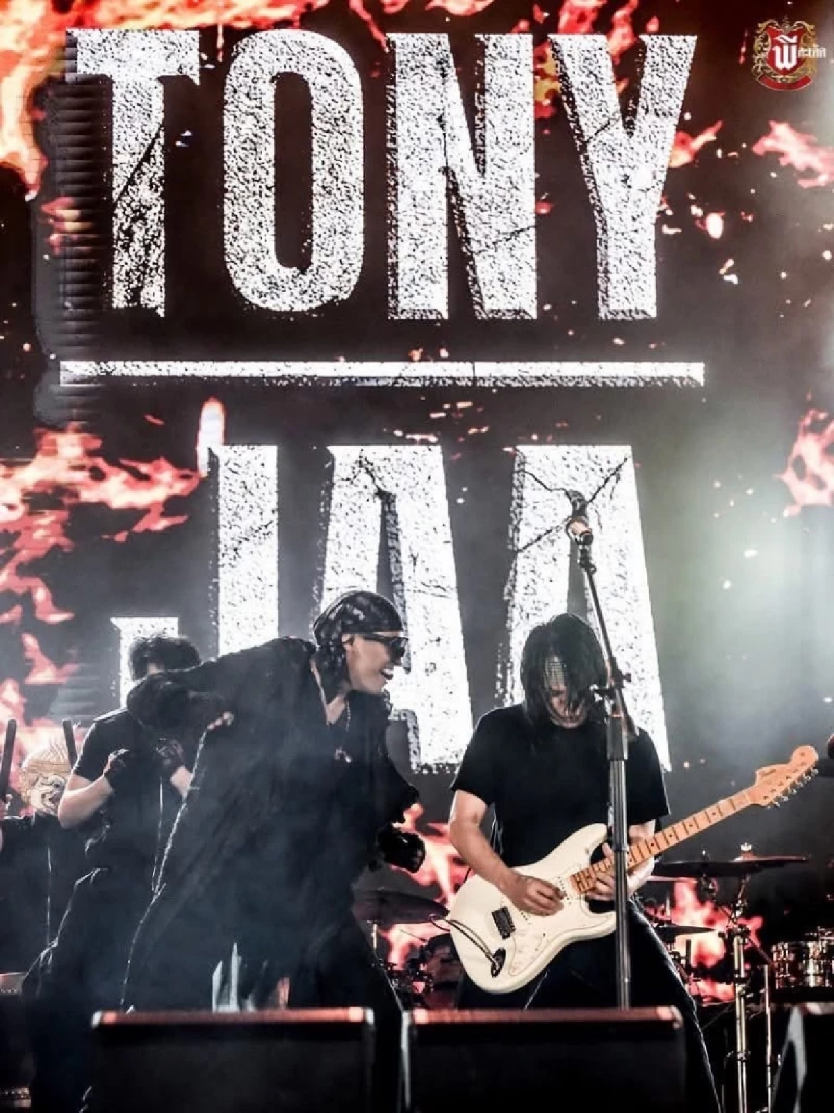 อลังการ! "พี สะเดิด - จาพนม"  โชว์ศิลปะไทยผสมผสานตะวันตก ถูกใจชาวอีสาน