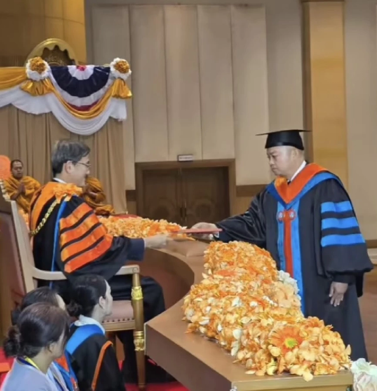 เชิดชูเกียรติ ‘แม่ทัพกุ้ง’ ม.วงษ์ชวลิตกุล มอบดุษฎีบัณฑิตกิตติมศักดิ์