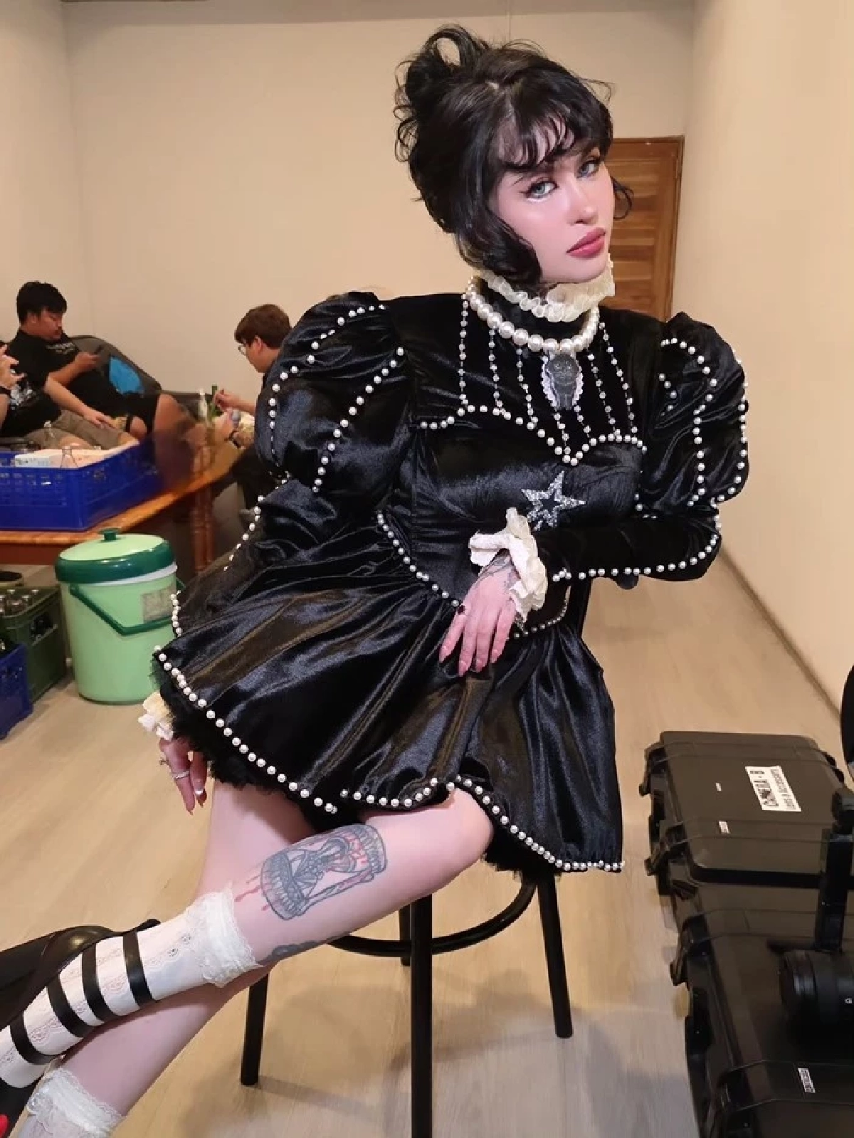 ‘ปราง ปรางทิพย์’ สวมแหวนเพชรนิ้วนางซ้าย แฟนคลับลุ้นตัวโก่ง ข่าวดีแต่งหรือหมั้น?