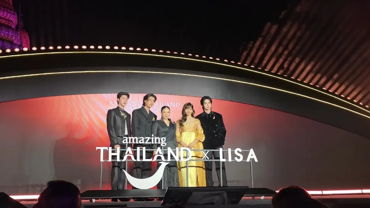 "ลิซ่า" เฉิดฉายแลนด์มาร์คไทย ปรากฏตัวลุคสุดจึ้ง Amazing Thailand Ambassador