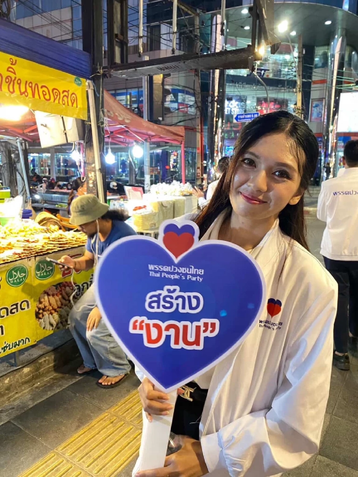 สปอร์ตไลท์จับ! รู้จัก “ปูปู้ ชนิดาภา” ผู้สมัคร สส. กทม. เขต 14 พรรคปวงชนไทย
