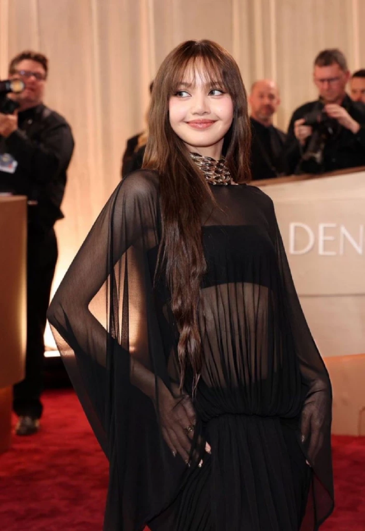 "ลิซ่า ลลิษา" สวยสะกดพรมแดง Golden Globes ขึ้นประกาศรางวัลคนแรกจาก K-Pop