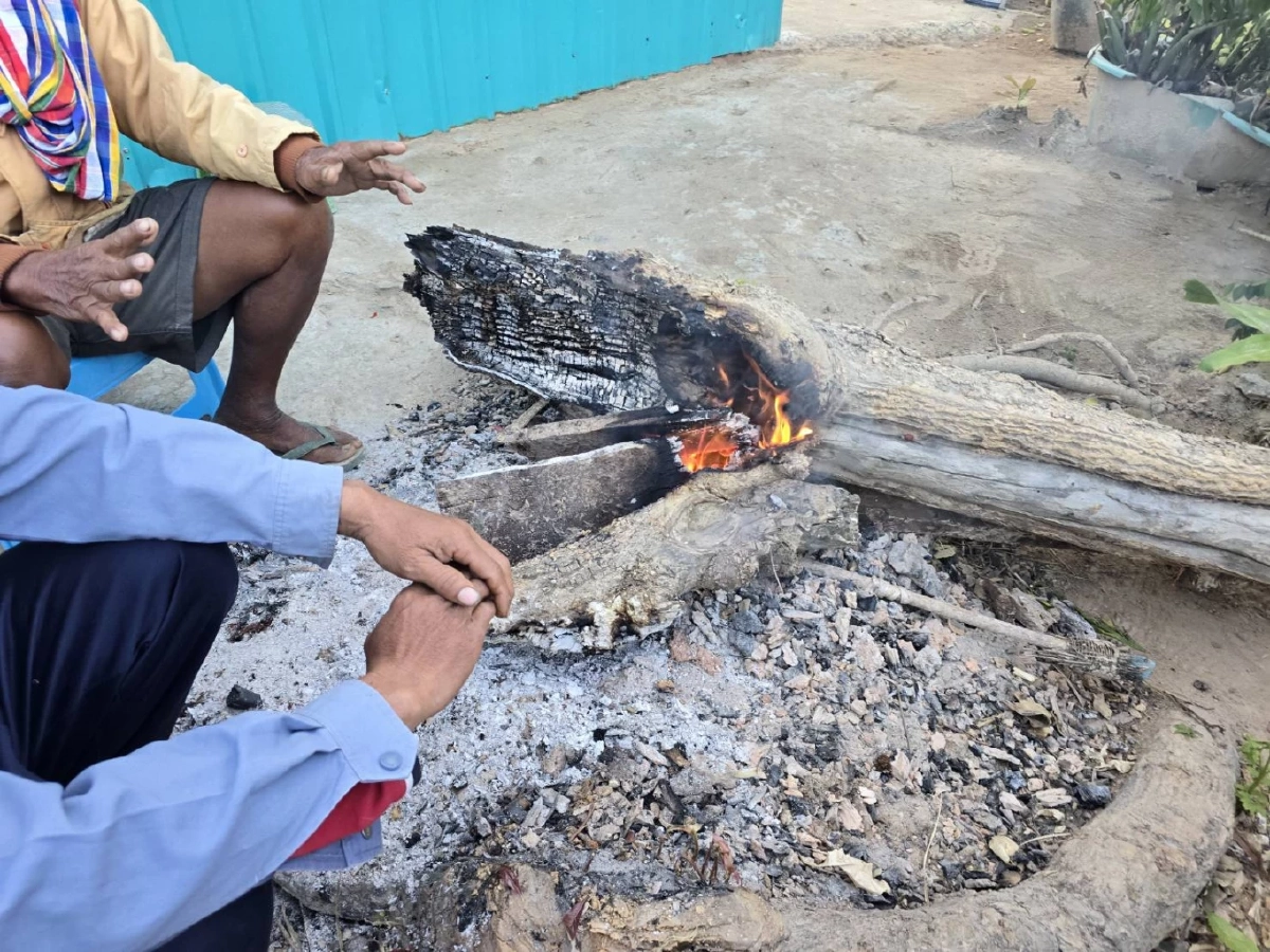 ตาวัย 75 เสียชีวิตคาที่นอนกลางดึก หลังอากาศลดฮวบเหลือ 18 องศา