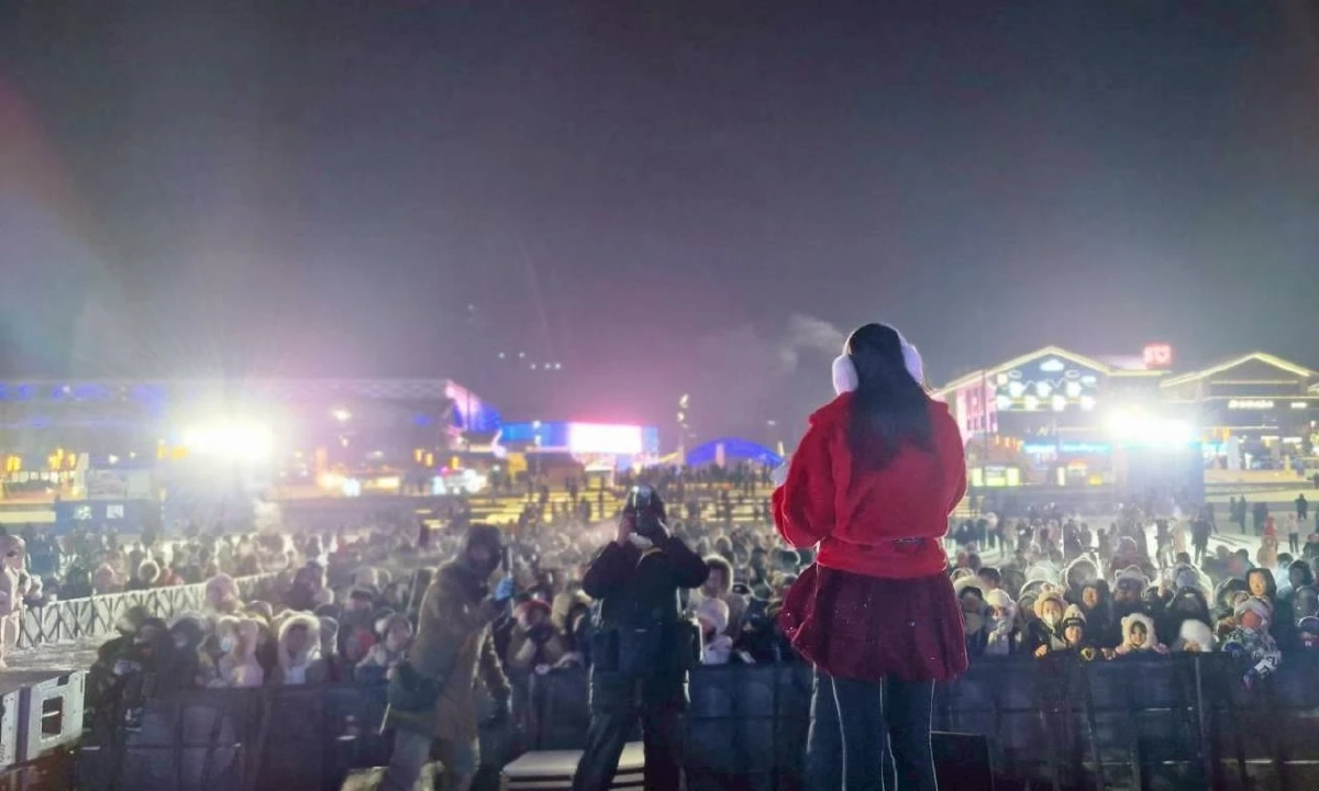 ทัพ 'หมอลำไอดอล'โกอินเตอร์ บุกจีน โชว์ม่วนท้าหนาว กลางเทศกาลหิมะ