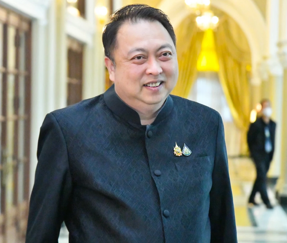 "สุชาติ" ยันชัด "บ้านใหม่-บ้านใหญ่" ไร้รอยร้าว ชูสโลแกน "บ้านของประชาชน"