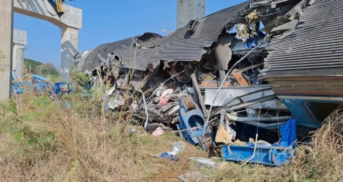 เปิดซาก! เหตุเครนฯ ล้มทับขบวนรถไฟ อ.สีคิ้ว จ.นครราชสีมา