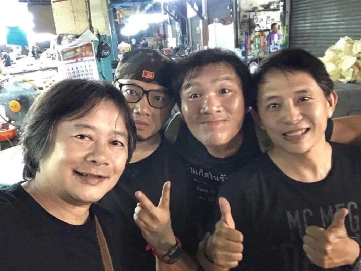 แฟนเพลงแห่อาลัย "หนุ่ม นกแล" มือคีย์บอร์ด  หลังจากไปอย่างสงบ