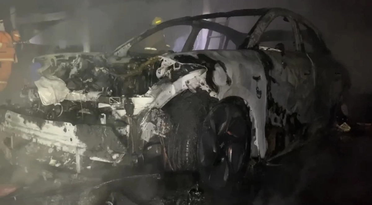 ไฟไหม้วอด รถเก๋งไฟฟ้าป้ายแดง ราคา 1.4 ล้าน เพิ่งถอยได้วันเดียว