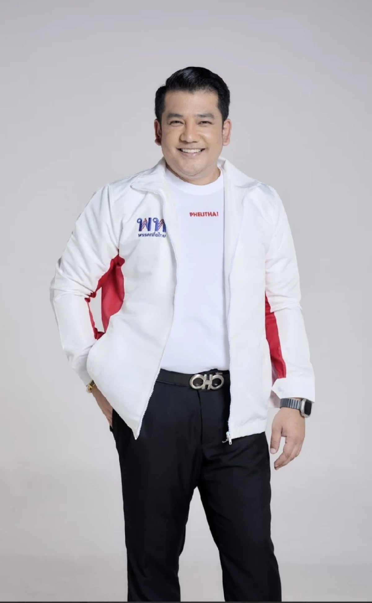 นายรวีภัทร์ จิรศักดิ์วัฒนา