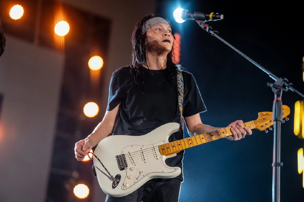 อลังการ! "พี สะเดิด - จาพนม"  โชว์ศิลปะไทยผสมผสานตะวันตก ถูกใจชาวอีสาน