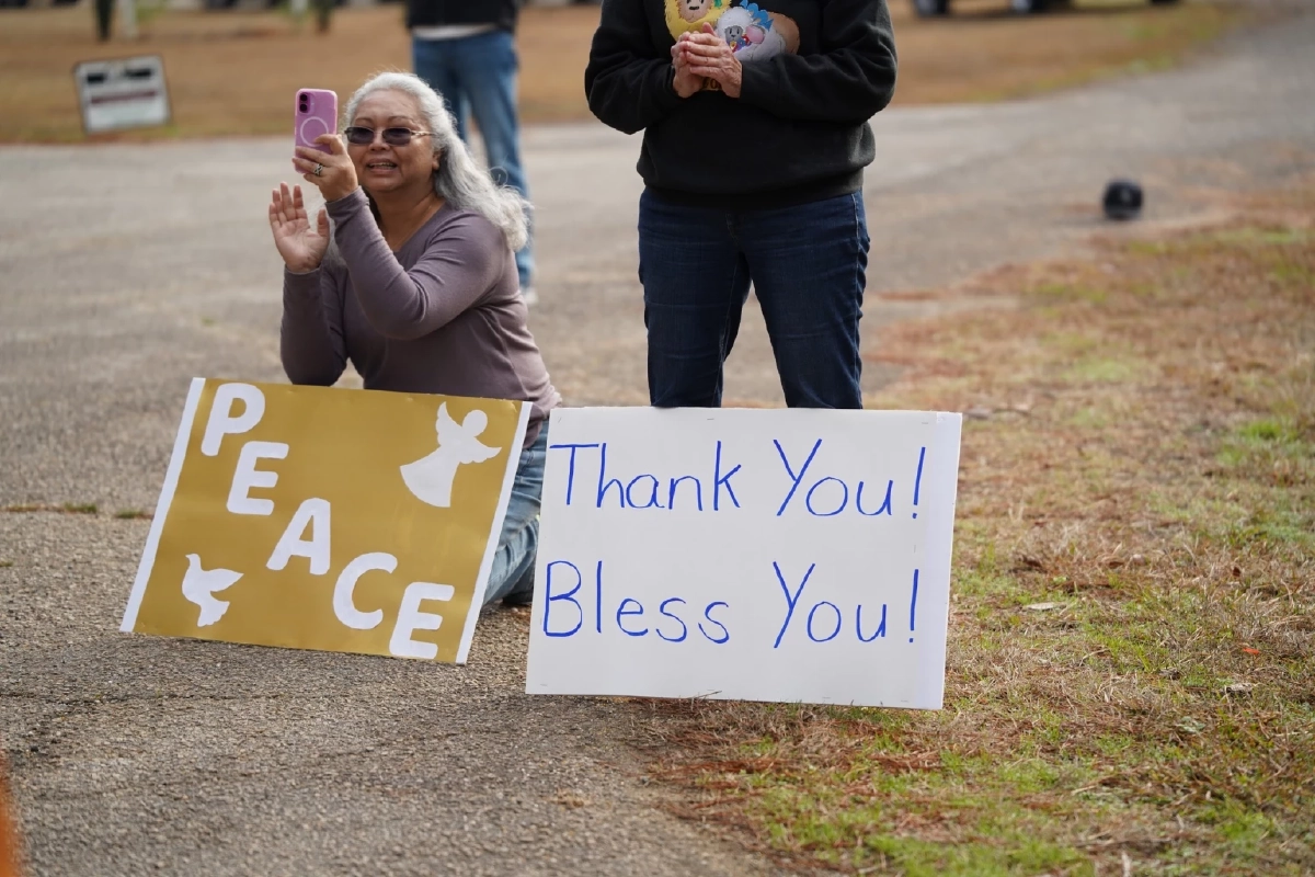 ไวรัลแห่งศรัทธา "Walk for Peace" คณะพระสงฆ์ ธุดงค์ 2,300 ไมล์ ทั่วอเมริกา