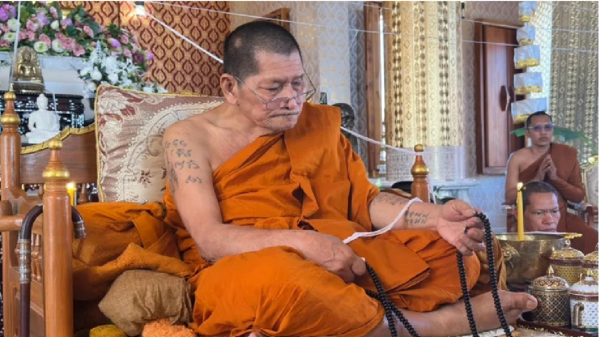 เลขเด็ด ขันน้ำมนต์ 'หลวงปู่ศิลา' พุทธาภิเษก จ.กาฬสินธุ์ คอหวยตาโต