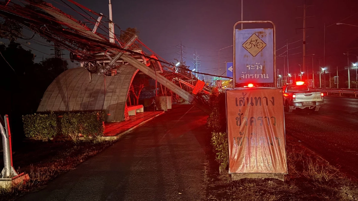 เสาไฟล้มบางปู 70 ต้น เหตุรถพ่วงเกี่ยวสายเคเบิล ไฟดับวงกว้าง